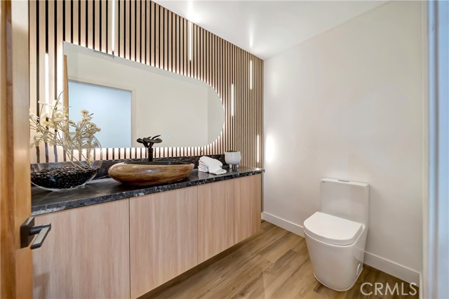 Detail Gallery Image 22 of 41 For 24250 Friar St, Woodland Hills,  CA 91367 - 4 Beds | 4 Baths