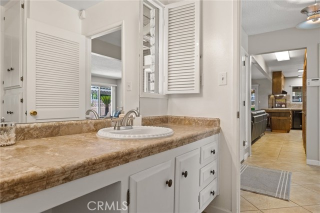 Detail Gallery Image 39 of 60 For 2924 Elm St, Bakersfield,  CA 93301 - 4 Beds | 2 Baths