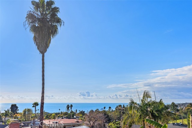 Detail Gallery Image 4 of 19 For 670 Thalia, Laguna Beach,  CA 92651 - 2 Beds | 2 Baths
