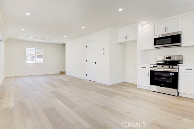 Detail Gallery Image 5 of 21 For 1070 Allen Ave #C,  Glendale,  CA 91201 - 2 Beds | 1/1 Baths