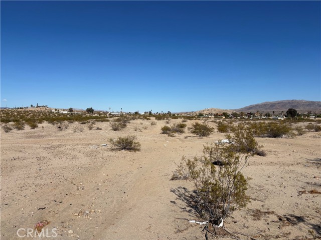 1 Morongo Road, 29 Palms CA: https://media.crmls.org/medias/c0702ef4-c242-49be-a384-2b6bfcc1e7b5.jpg