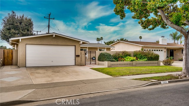 7622 Don Dr, Huntington Beach, CA 92647