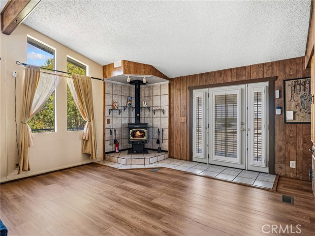 Detail Gallery Image 4 of 34 For 599 Smoke Tree Rd, Pinon Hills,  CA 92372 - 2 Beds | 2 Baths