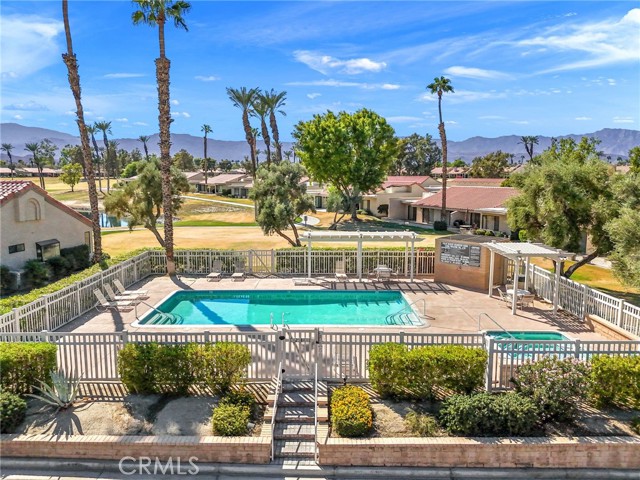 41961 Preston Trail, Palm Desert CA: https://media.crmls.org/medias/c071a9d0-75b8-4956-ab0e-9ebc5b41458e.jpg