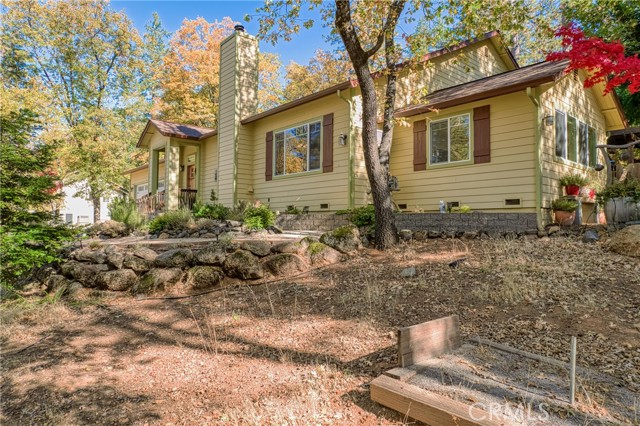 14274 Regina Way, Cobb CA: https://media.crmls.org/medias/c0724134-867c-492d-af0b-d0e422449254.jpg