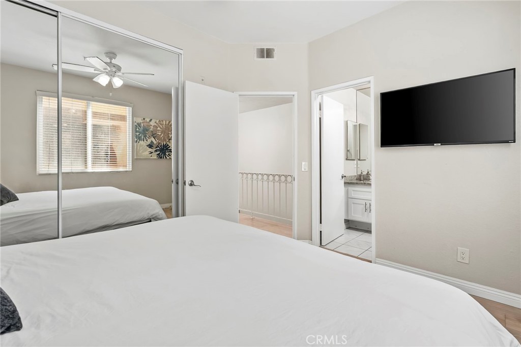 MLS #OC25118805 img 1