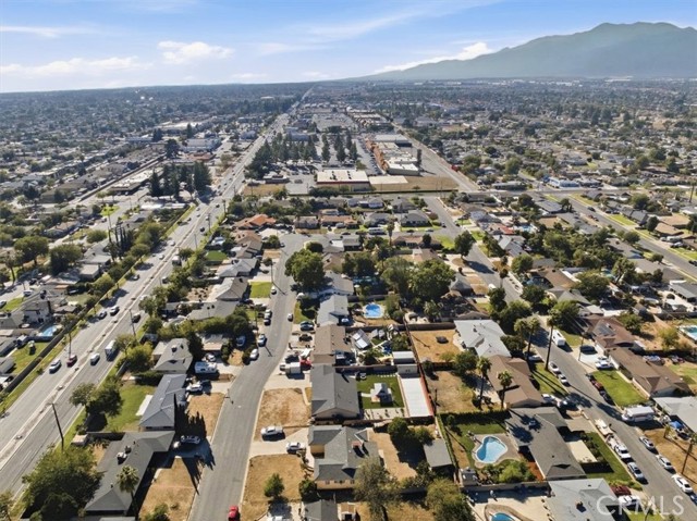 418 E Margarita Rd, Rialto, CA 92376 photo 5