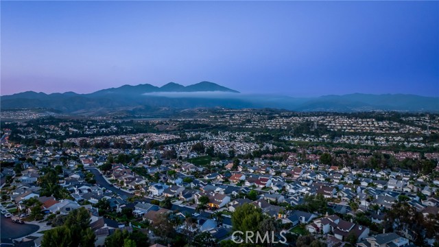 27591 Cenajo, Mission Viejo CA: https://media.crmls.org/medias/c073a2b0-de7f-4441-a483-3fad0136c494.jpg