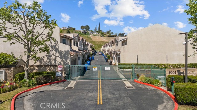 Detail Gallery Image 1 of 32 For 9001 Owensmouth Ave #3,  Canoga Park,  CA 91304 - 3 Beds | 2/1 Baths
