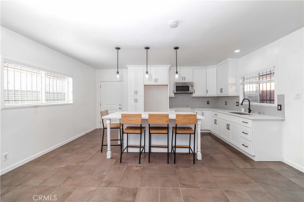 2432 E 112th Place