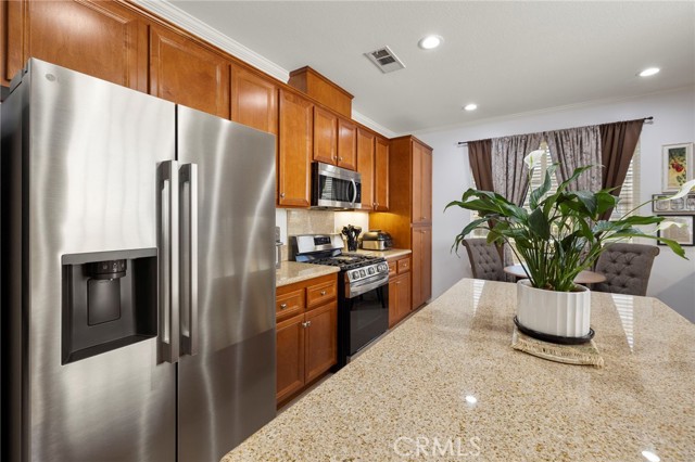 Detail Gallery Image 2 of 62 For 126 Thistle Creek, Beaumont,  CA 92223 - 2 Beds | 2 Baths