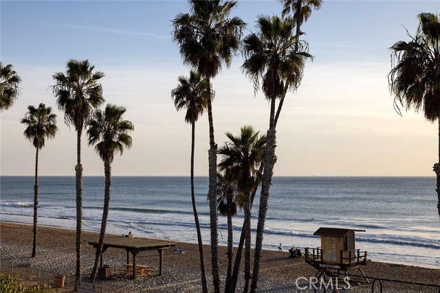 606 Avenida Victoria, San Clemente CA: https://media.crmls.org/medias/c075702f-89dd-46c6-bd27-4f463a601c0e.jpg