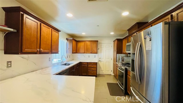 Detail Gallery Image 14 of 33 For 15721 Cobalt St #105,  Sylmar,  CA 91342 - 4 Beds | 2/1 Baths