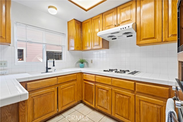 Detail Gallery Image 12 of 36 For 1505 S Atlantic #E,  Alhambra,  CA 91803 - 2 Beds | 2/1 Baths