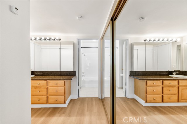 Image 20 of 62 For 6600 Warner  241