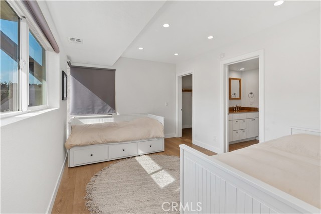 390 Saint Anns Drive, Laguna Beach CA: https://media.crmls.org/medias/c0780eab-00db-44f3-9d7c-96587ff8ecbf.jpg