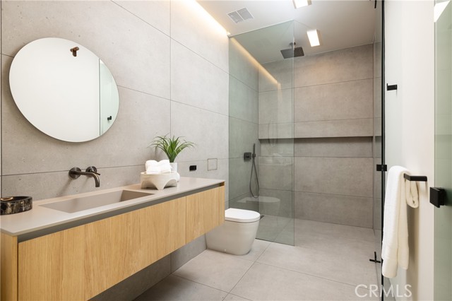 1000 Oriole Drive, Laguna Beach CA: https://media.crmls.org/medias/c079b38a-ee87-4ab1-b304-dbbf30178dee.jpg