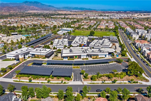 103 Aims, Irvine CA: https://media.crmls.org/medias/c07a26d8-e39a-401d-b4f9-b5adf9081802.jpg