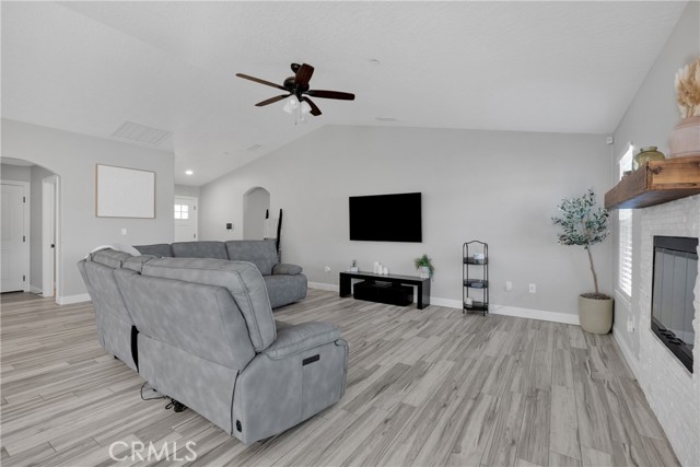 Detail Gallery Image 15 of 47 For 6741 Middleton Ave, Hesperia,  CA 92345 - 3 Beds | 2/1 Baths