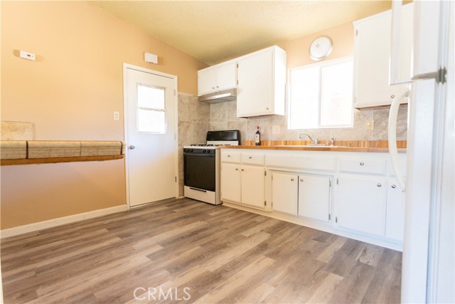 Detail Gallery Image 3 of 21 For 24872 Carolyn Ave, Moreno Valley,  CA 92553 - 3 Beds | 2 Baths