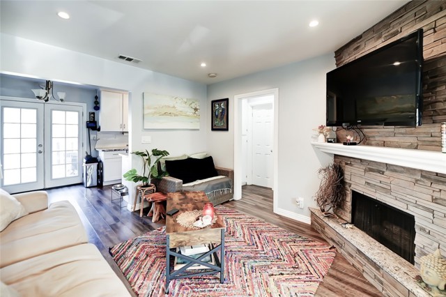 Detail Gallery Image 14 of 26 For 138 Walnut St, Costa Mesa,  CA 92627 - 2 Beds | 2 Baths