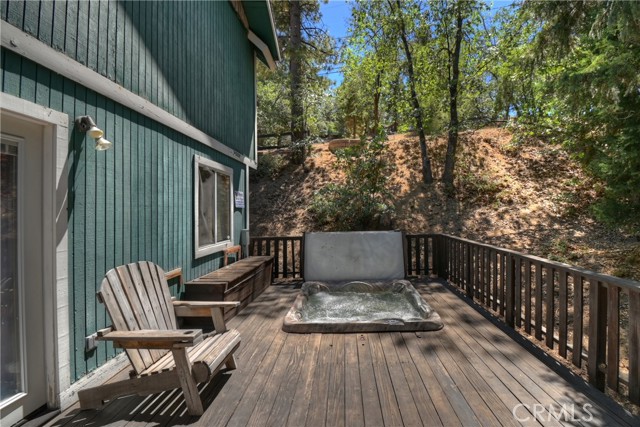 1134 Siskiyou Drive, Big Bear Lake CA: https://media.crmls.org/medias/c07bf604-1c43-4b58-8f80-513e69710bdd.jpg