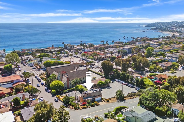 390 Saint Anns Drive, Laguna Beach CA: https://media.crmls.org/medias/c07cd40b-29d7-439c-ae72-573092a227eb.jpg