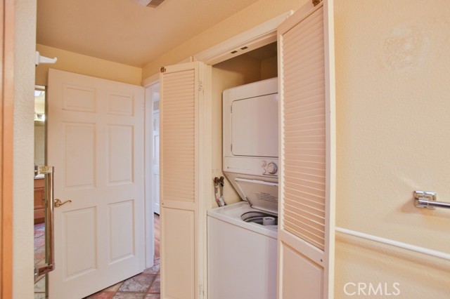 1240 Oakmont Dr, Seal Beach CA: https://media.crmls.org/medias/c07dc287-6d6a-4c8b-a9ea-532e2c9f5b3e.jpg