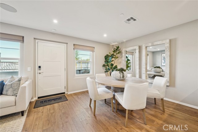 Detail Gallery Image 5 of 21 For 16204 Lumia Way, Fontana,  CA 92336 - 3 Beds | 2/1 Baths