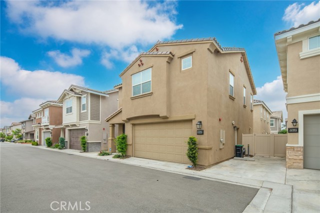 Detail Gallery Image 2 of 24 For 6946 Silverado St, Chino,  CA 91710 - 3 Beds | 2/1 Baths