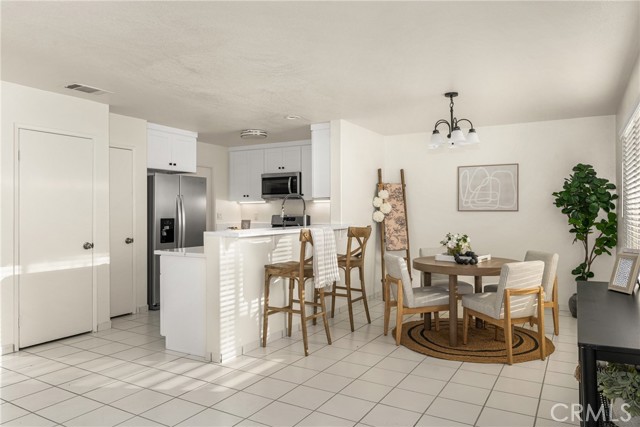 Detail Gallery Image 10 of 48 For 14647 Green River Rd, Victorville,  CA 92394 - 4 Beds | 2/1 Baths