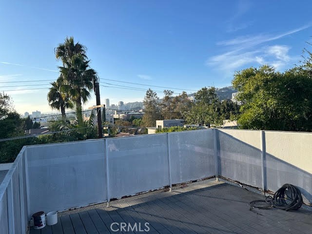 https://media.crmls.org/medias/c07f6e46-d561-452f-8f10-35689762cd59.jpg?preset=X-Large