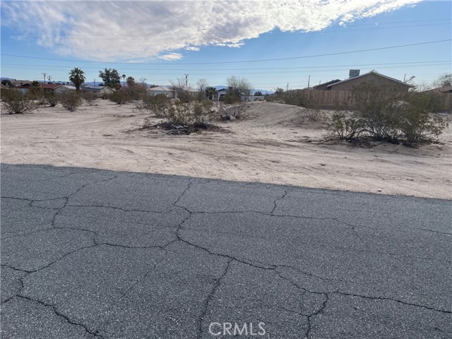 0 Mariposa Avenue, Twentynine Palms, California 92277, ,Land,For Sale,0 Mariposa Avenue,CROC23054133