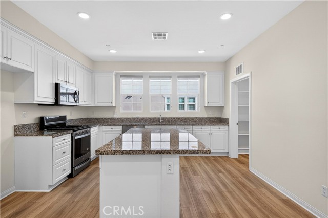 Detail Gallery Image 16 of 43 For 6982 Crimson, Buena Park,  CA 90621 - 4 Beds | 3/1 Baths