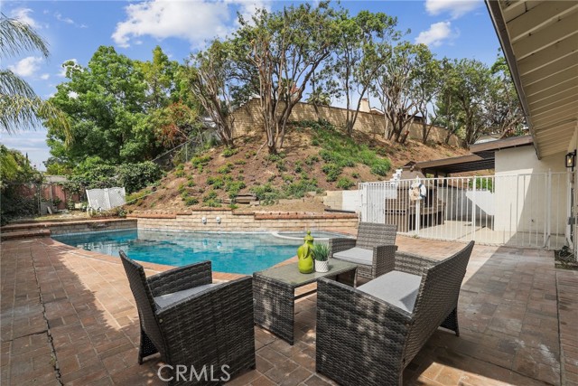 Detail Gallery Image 28 of 34 For 12635 Dorina Pl, Granada Hills,  CA 91344 - 5 Beds | 3/1 Baths
