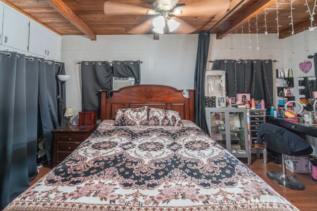 6933 Delta Avenue, Long Beach CA: https://media.crmls.org/medias/c0821e09-edc8-4104-893a-469c4ff4bb56.jpg