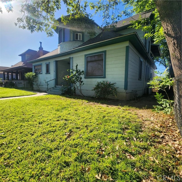 Detail Gallery Image 4 of 6 For 3339 Mulberry, Riverside,  CA 92501 - 6 Beds | 4 Baths