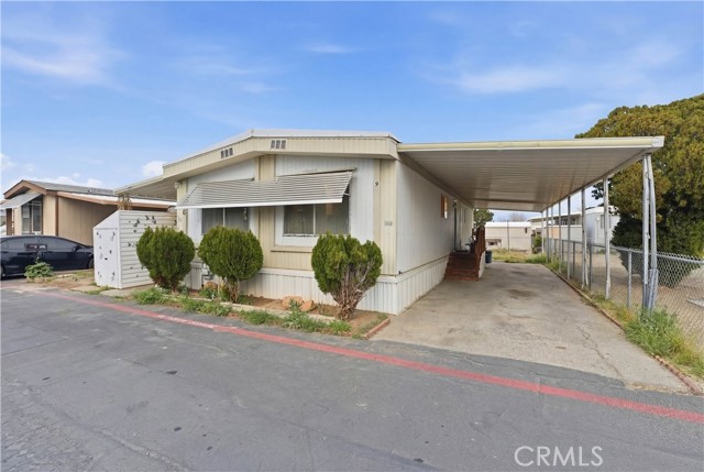 3753 East Ave. I, Lancaster CA: https://media.crmls.org/medias/c083517d-c9a5-4212-83f9-c3334017b6a5.jpg
