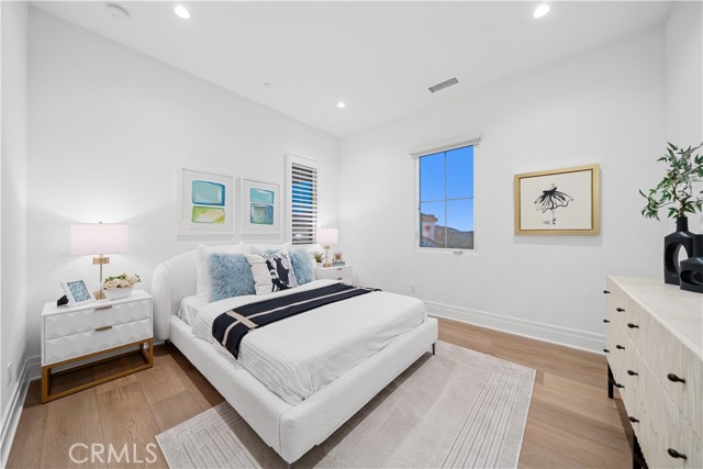 101 Lustro, Irvine CA: https://media.crmls.org/medias/c08353ea-d16e-4d45-b732-9e88cb766550.jpg