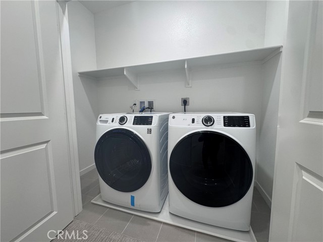 12865 Denali Way, Eastvale CA: https://media.crmls.org/medias/c083a77f-f7ea-444f-975a-db88b08b38e8.jpg