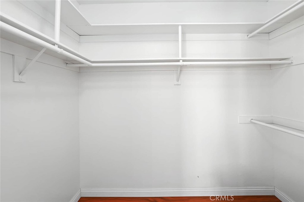 https://media.crmls.org/medias/c083fe69-ab82-4004-96b4-1cb644e41c95.jpg?preset=X-Large