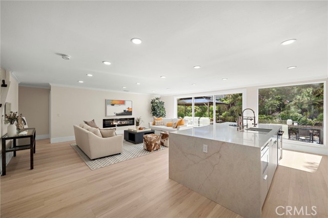24641 Paige Circle, Laguna Hills CA: https://media.crmls.org/medias/c08402ed-1a86-4d7f-a005-9c0120b18612.jpg