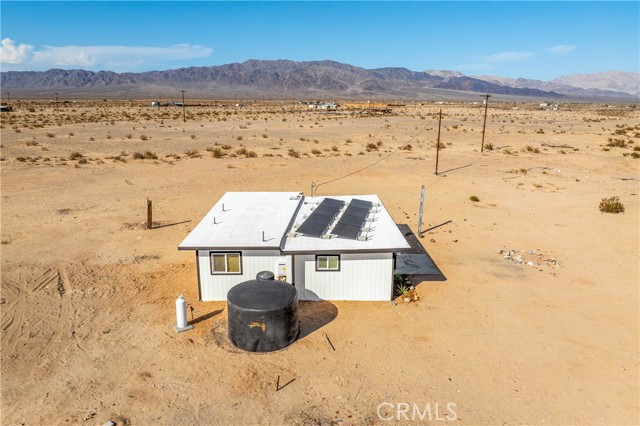 Detail Gallery Image 2 of 16 For 81122 Valle Vista Rd, Twentynine Palms,  CA 92277 - 2 Beds | 1 Baths