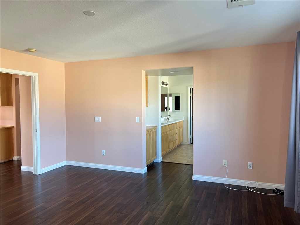 Detail Gallery Image 11 of 24 For 16514 Badalona St, Lake Elsinore,  CA 92530 - 3 Beds | 2/1 Baths