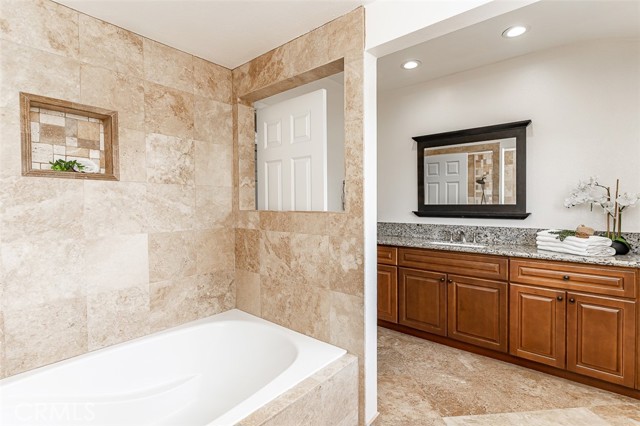 756 N Malden Avenue, Fullerton CA: https://media.crmls.org/medias/c084f8e1-3d77-4050-83fc-69102377da02.jpg