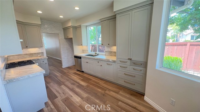 Detail Gallery Image 11 of 37 For 41146 Lorient Ct, Murrieta,  CA 92562 - 4 Beds | 2 Baths