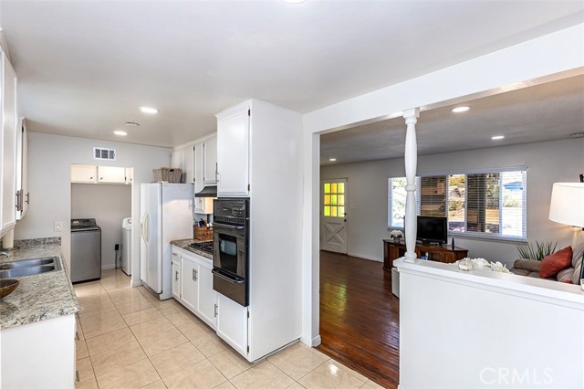 11986 Springview Drive, La Mirada CA: https://media.crmls.org/medias/c08713e8-aa4d-4d0e-af69-6826d5a09be5.jpg