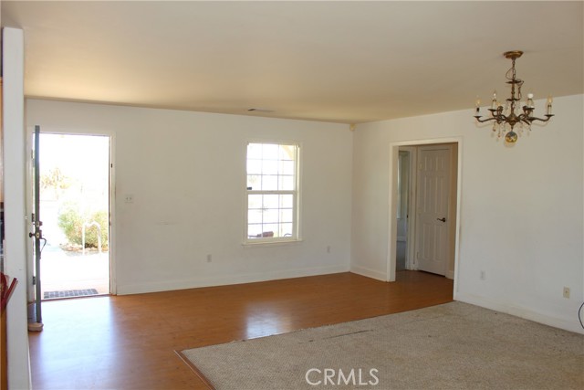 30875 Morningside Street, Lucerne Valley CA: https://media.crmls.org/medias/c0872ca8-bd82-45b5-a9b5-b70bf9f97595.jpg