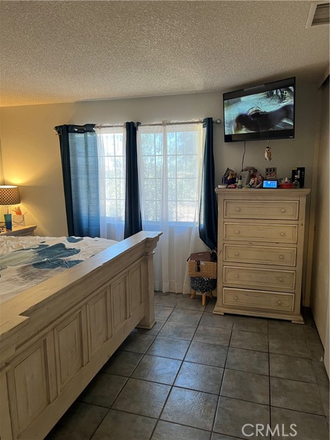 Detail Gallery Image 6 of 32 For 111 W Perry St, Perris,  CA 92571 - 4 Beds | 2 Baths