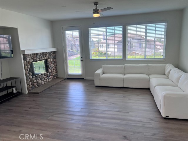 Detail Gallery Image 4 of 12 For 11268 Price, Loma Linda,  CA 92354 - 6 Beds | 3/1 Baths